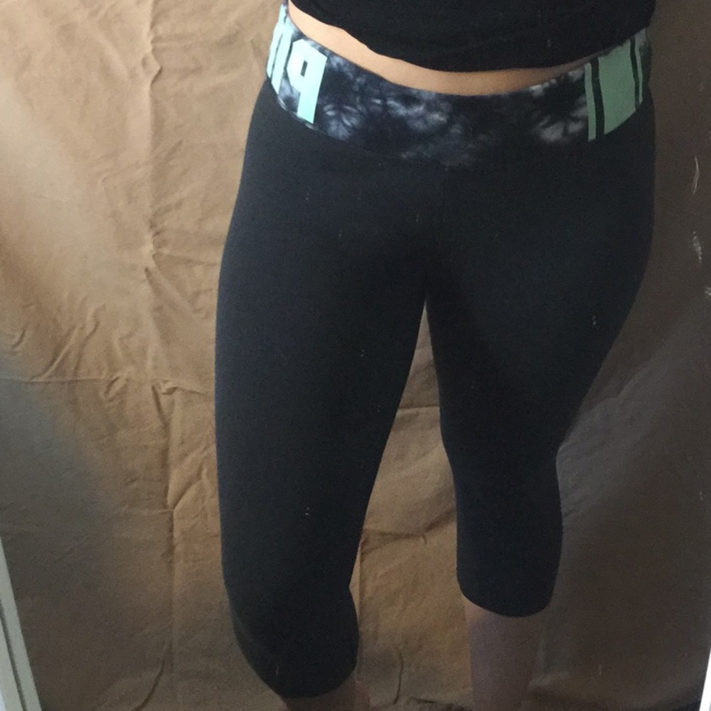 Pink Victoria’s Secret quarter length legging